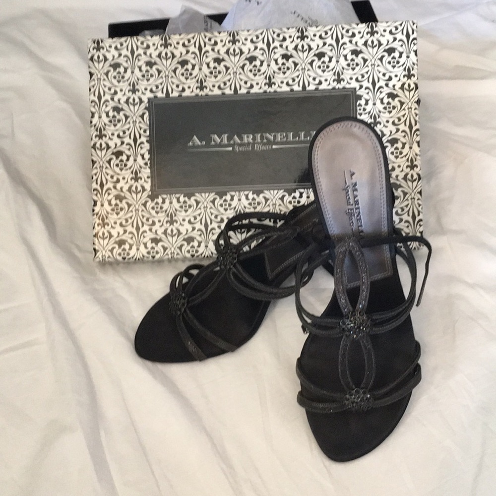 High heeled pumps
